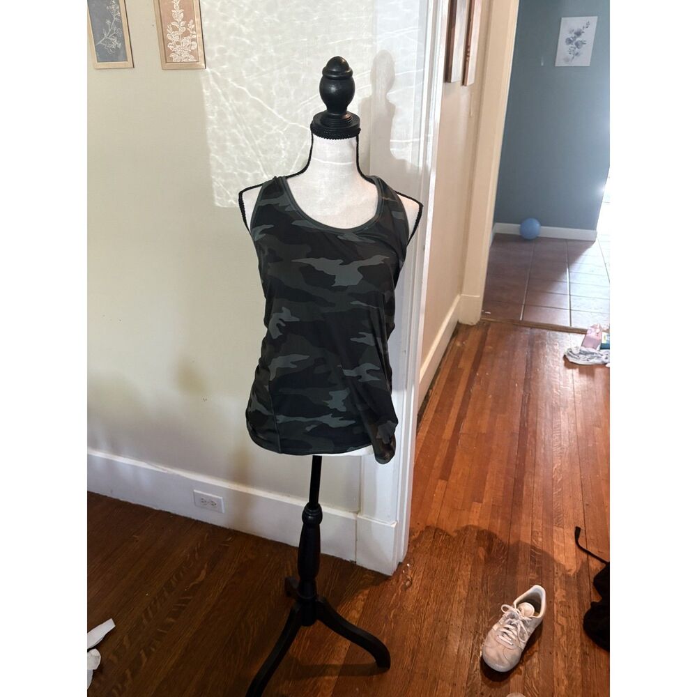 Athleta Women’s Medium Camo Print Racerback Tank, Keyhole Back, Activewear
